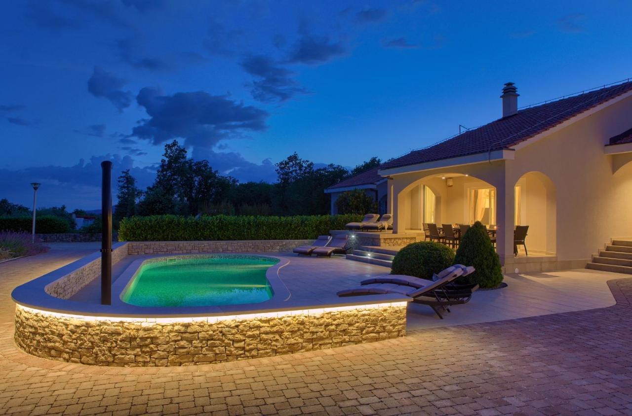 Villa Gardena Vrh  Exteriér fotografie